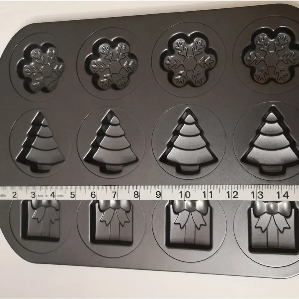 WILTON Christmas Treats Made Simple Holiday Shapes Cookie Pan Gifts Bakeware